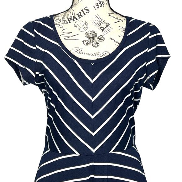Market & Spruce MEDIUM Spencer Striped Jersey Dress - Stitch Fix Short Sleeve - Picture 4 of 10